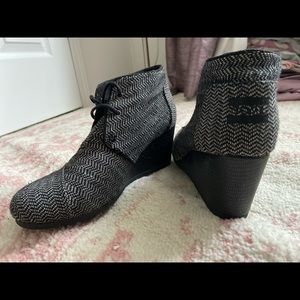 Toms Wedges EUC